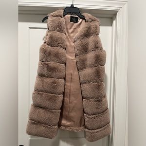 QIYE faux fur vest